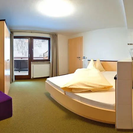 & Art Kristiana Hotel