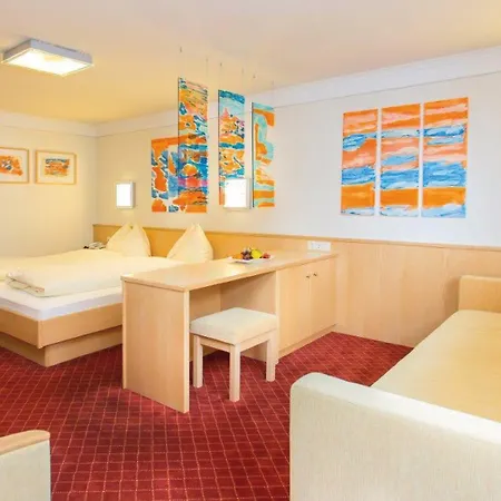 & Art Kristiana