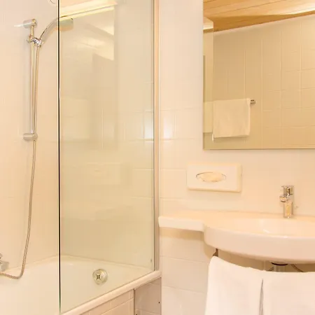 & Art Kristiana Szálloda